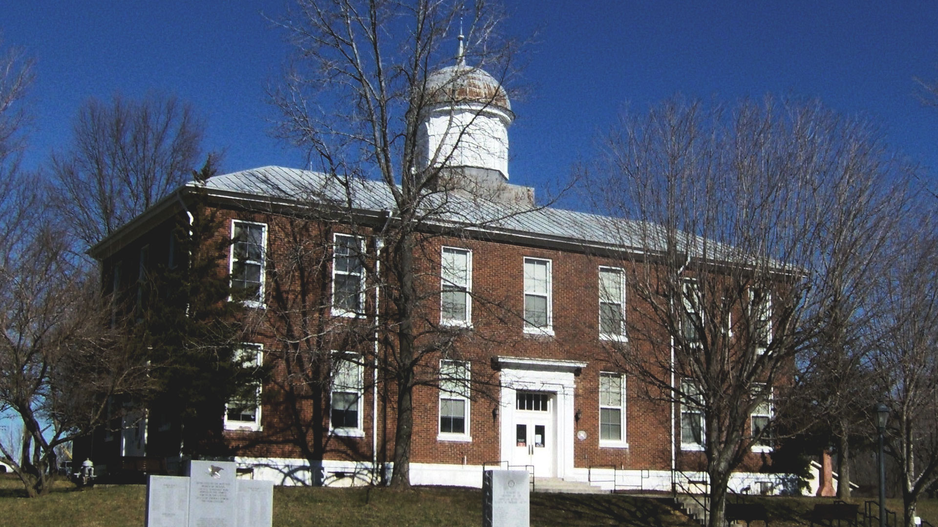 Dickson County Tennessee Courthouse - Legal Powers Criminal Defense